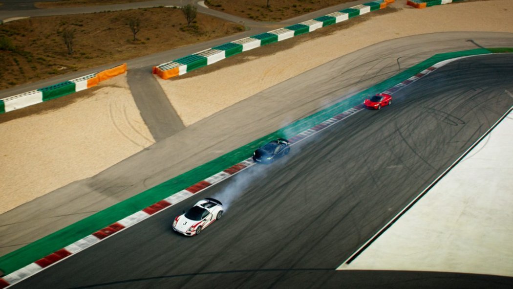ferrari, porsche a mclaren na okruhu