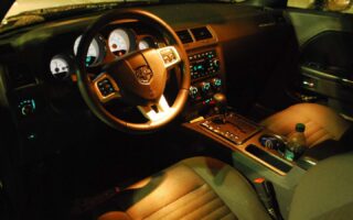 Interier vozu Dodge Challenger RT