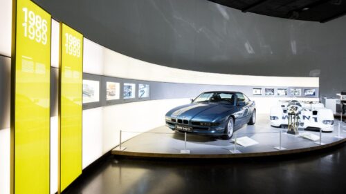 BMW 840i a závodní Le Mans speciál