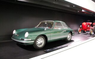 4 sedadlová 911 a traktor Porsche