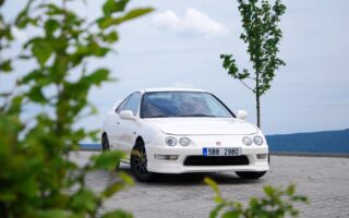 Honda Intergra Type-R v bílé barvě