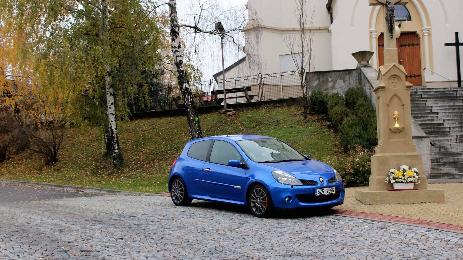 Blog: Automobilové božstvo, Clio RS a proud myšlenek
